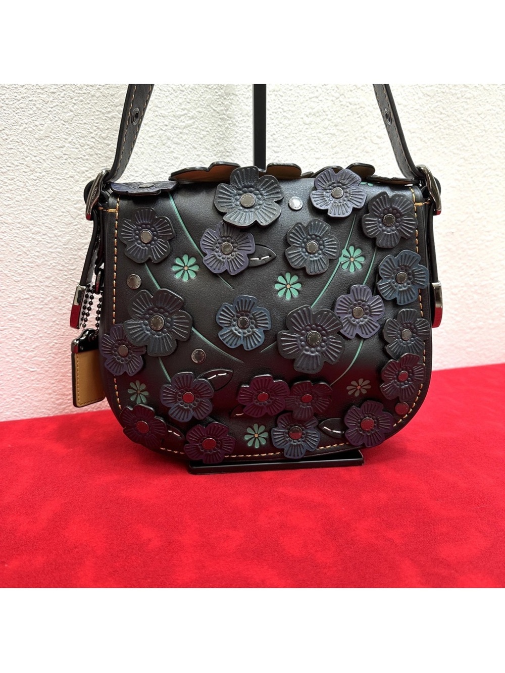 Coach Tea Rose Saddle Bag 23 - 1941 Collection EUC - Picture 2 of 8